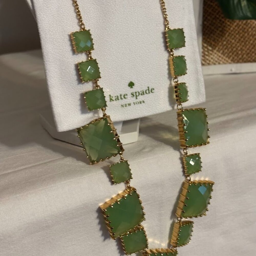 NWT KATE SPADE Green Color Necklace (30") in Gold Tone with KS pouch - Picture 5 of 11